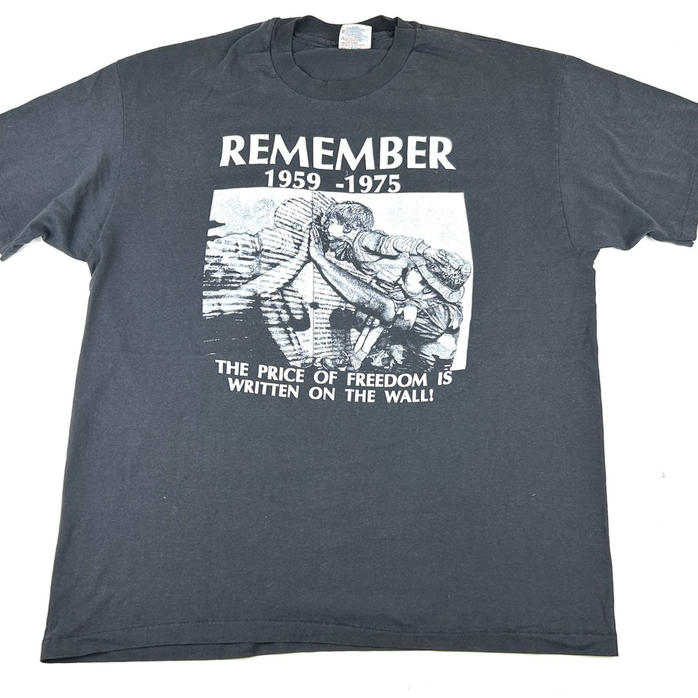 Hanes VTG Price Of Freedom Is Written The Wall Remember War Veteran T-Shirt XL